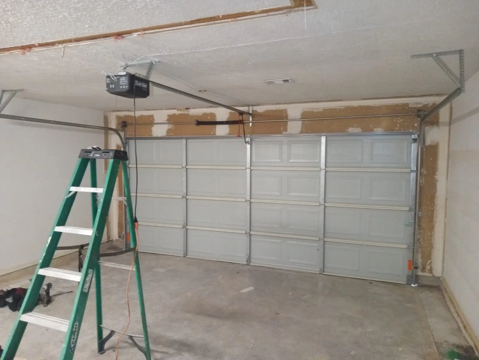 Smart Garage Door Opener Installation Katy TX | MyQ, Chamberlain & LiftMaster Guide 2026 - Lemus Garage Door Services Katy TX